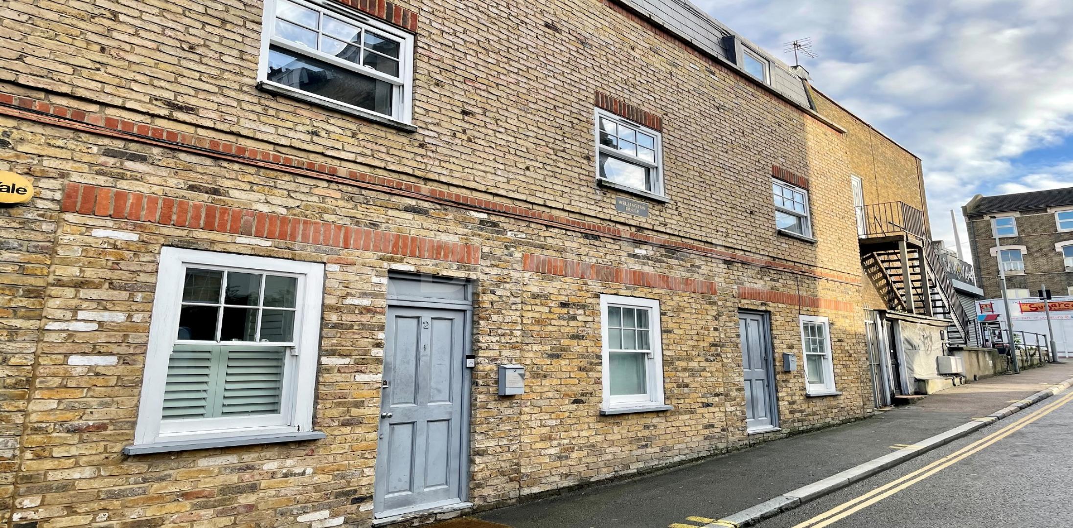 			LET , 1 Bedroom, 1 bath, 1 reception Apartment			 Pensbury Place, Clapham Old Town